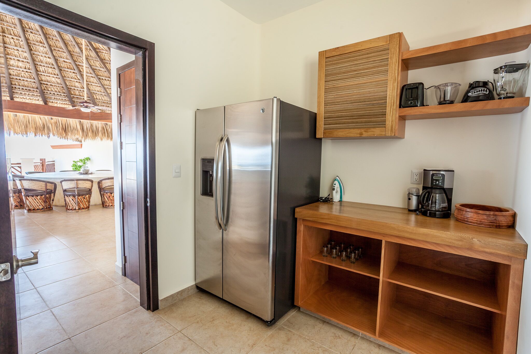 penthouse, 1 bedroom, ocean view | private kitchen | microwave, stovetop, coffee/tea maker, blender