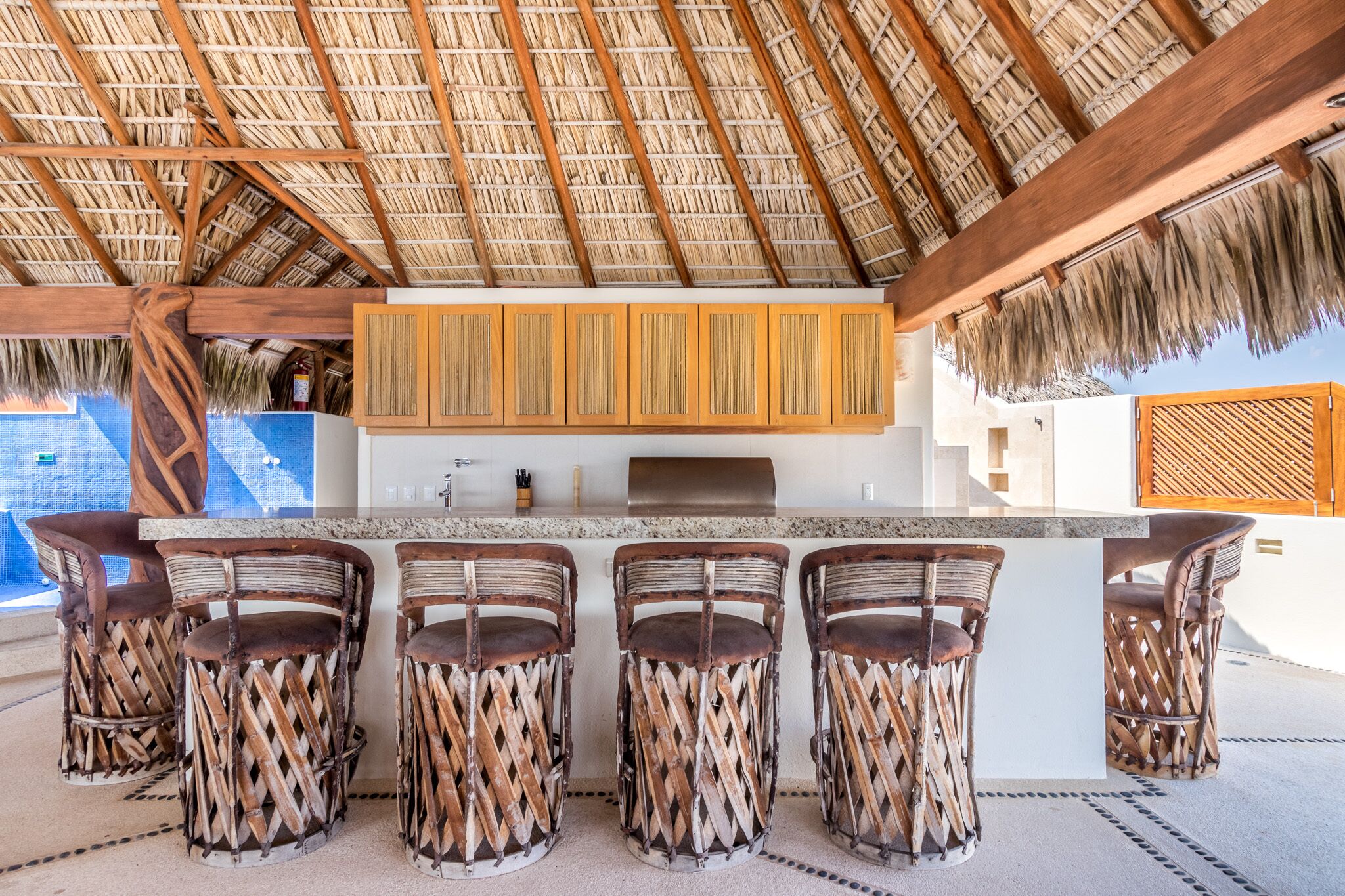 penthouse, 4 bedrooms, oceanfront | living area | 32-inch plasma tv with satellite channels, tv, dvd player