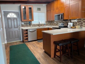 Standard House | Private kitchen | Fridge, microwave - Apex Inn (South Lake Tahoe)