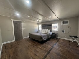 Decoración personalizada, muebles diferentes y escritorio 