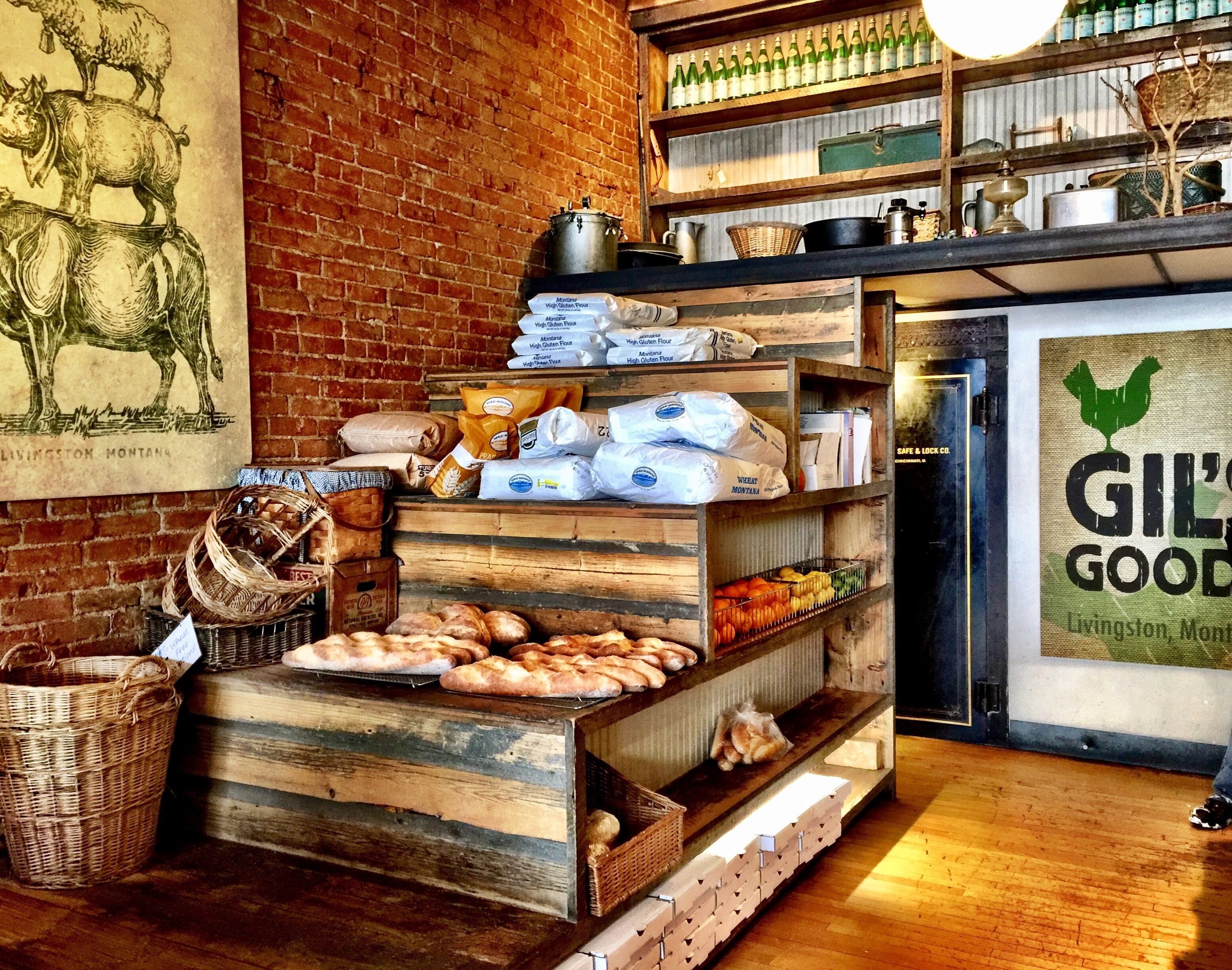 2 restaurantes, é servido café da manhã