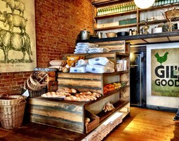 2 restaurants, breakfast served