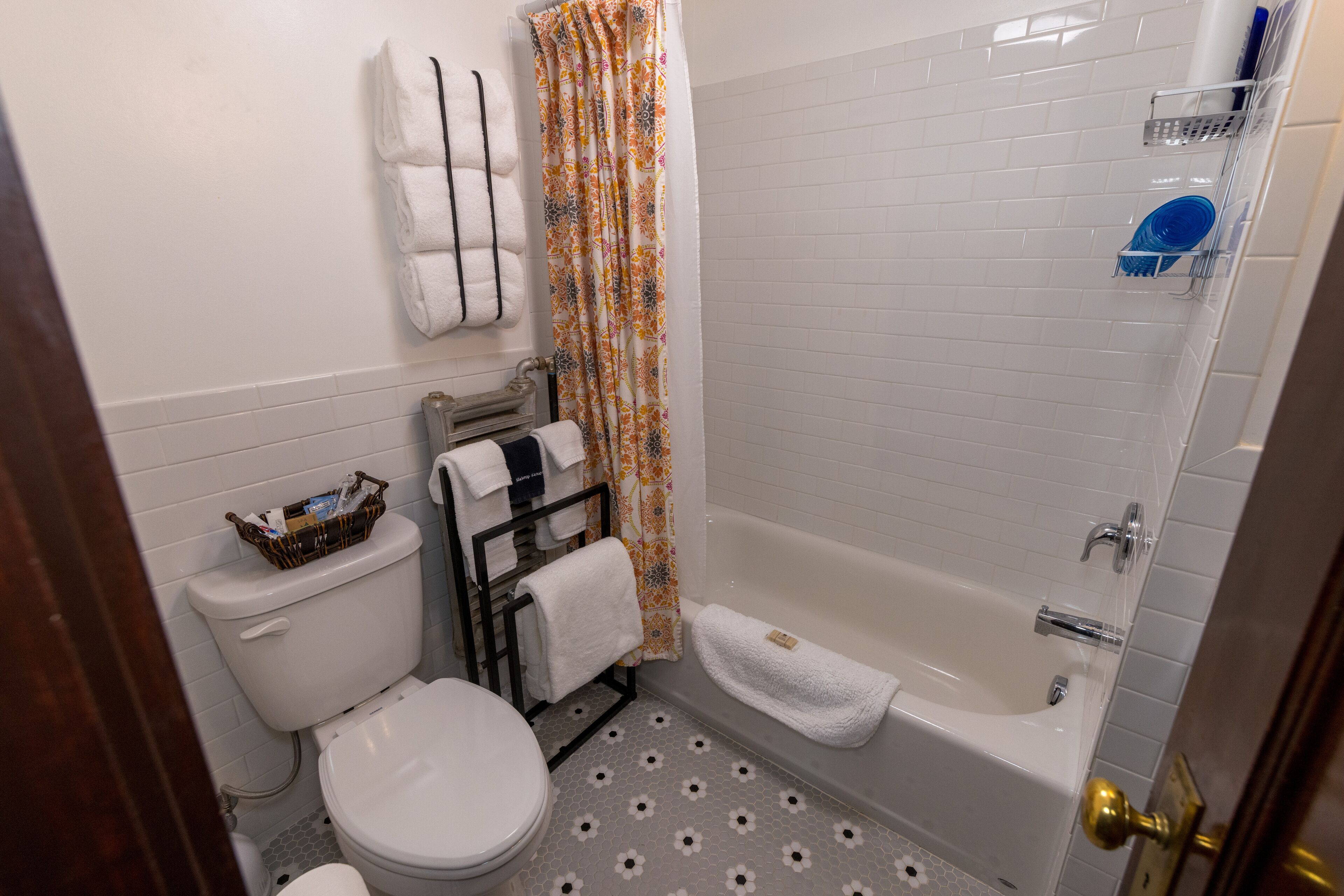 luxury apartment, 2 bedrooms | bathroom | shower, hair dryer, towels