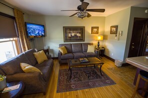 Grand Suite, 1 King Bed | Living area