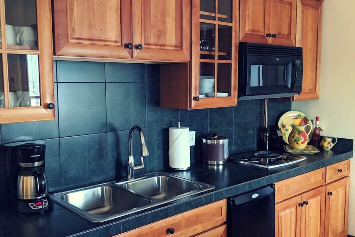 comfort apartment, 2 bedrooms | private kitchen | fridge, microwave, coffee/tea maker, cookware/dishes/utensils