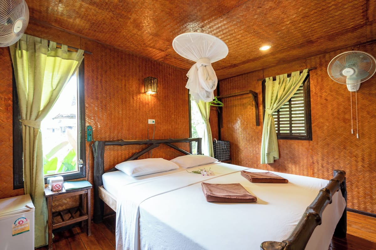 Cozy Fan Room - Double Bed | 1 bedroom, in-room safe, travel cot, free WiFi