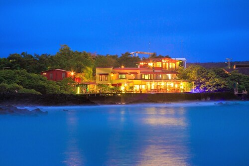 Red Mangrove Divers Lodge