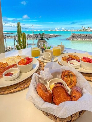 Breakfast, lunch, dinner served; sushi, sea views  - Red Mangrove Divers Lodge (PUERTO AYORA)