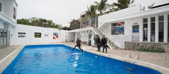 Red Mangrove Divers Lodge