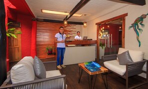 Lobby - Red Mangrove Divers Lodge (PUERTO AYORA)