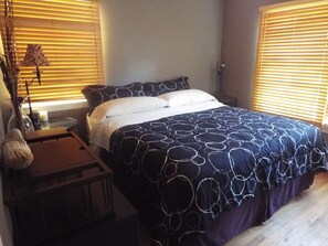 3 Bedroom 2 Bathroom and Living Room House