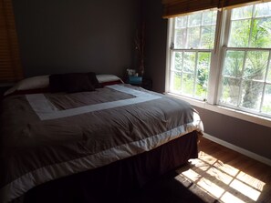 3 Bedroom 2 Bathroom and Living Room House