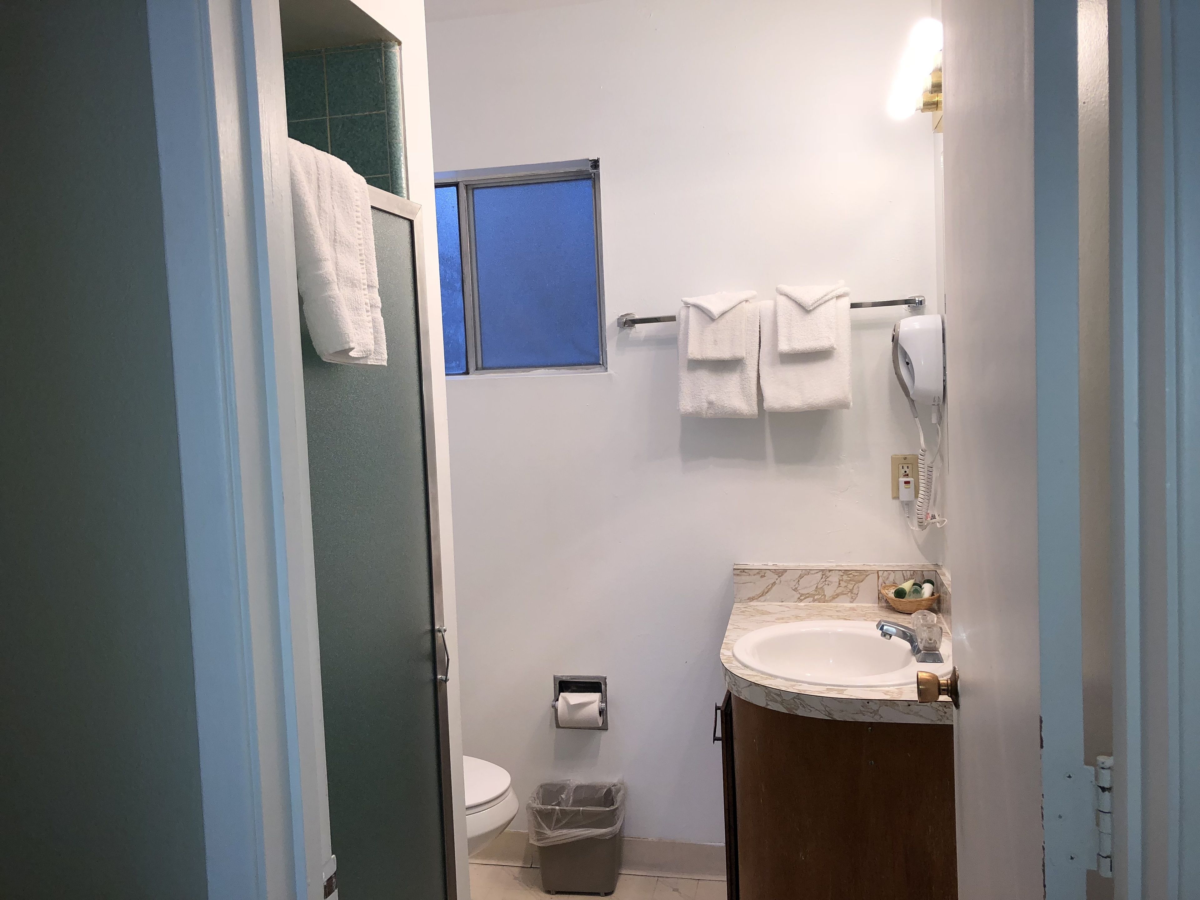 Photo - Cedar Inn & Suites