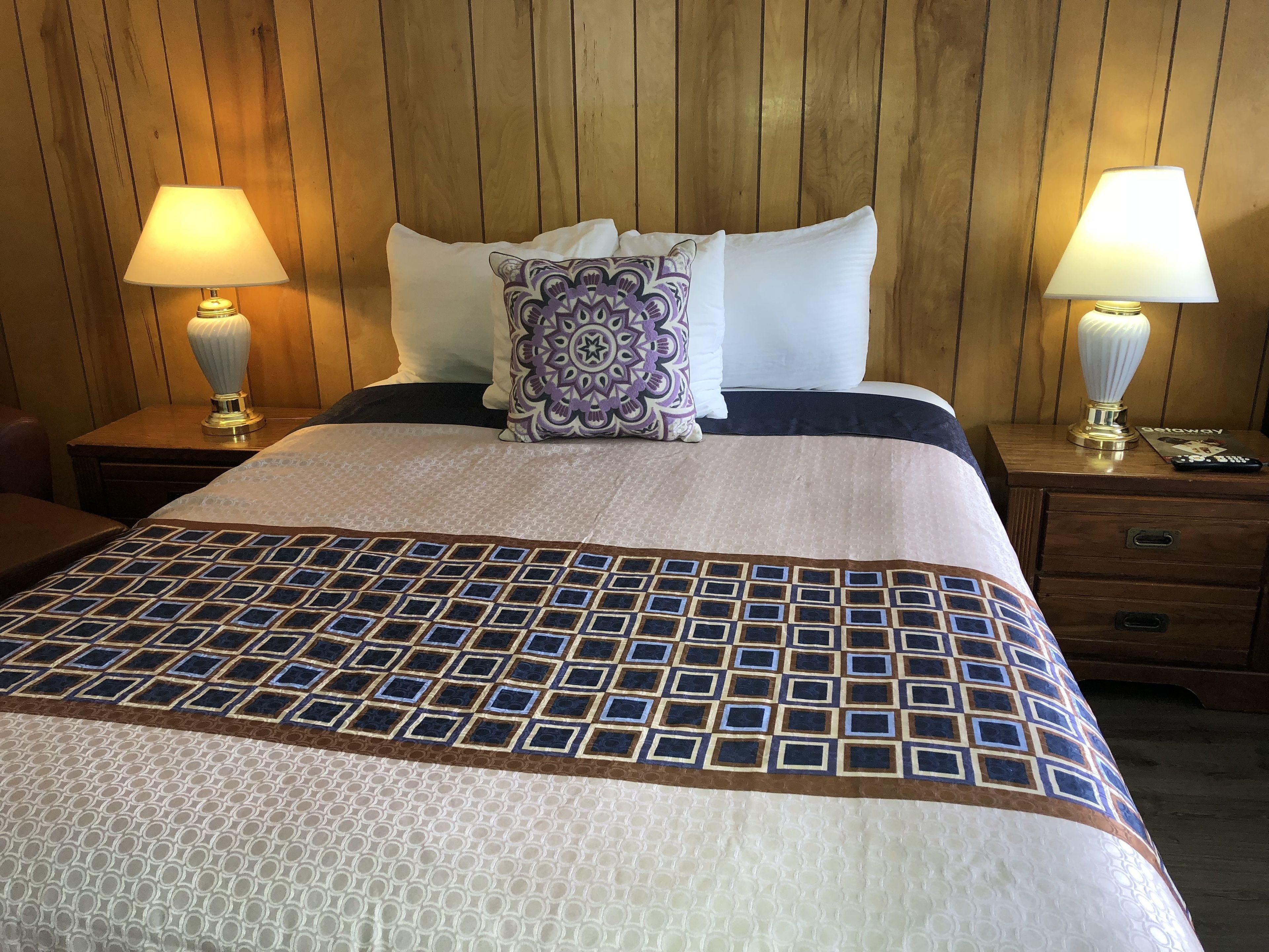 Photo - Cedar Inn & Suites