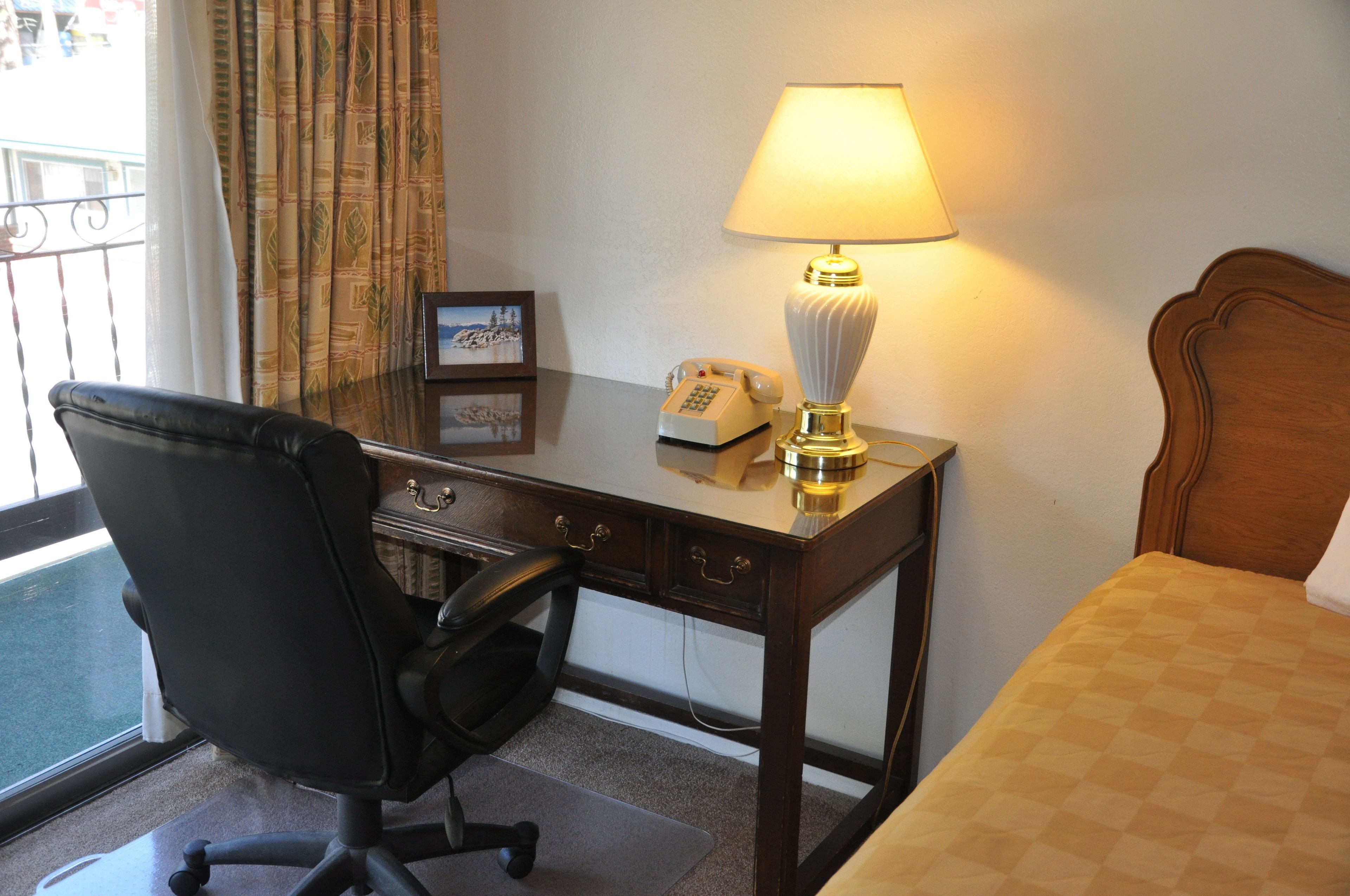 Photo - Cedar Inn & Suites