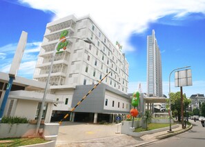 Exterior - POP! Hotel Kemang Jakarta (Jakarta)