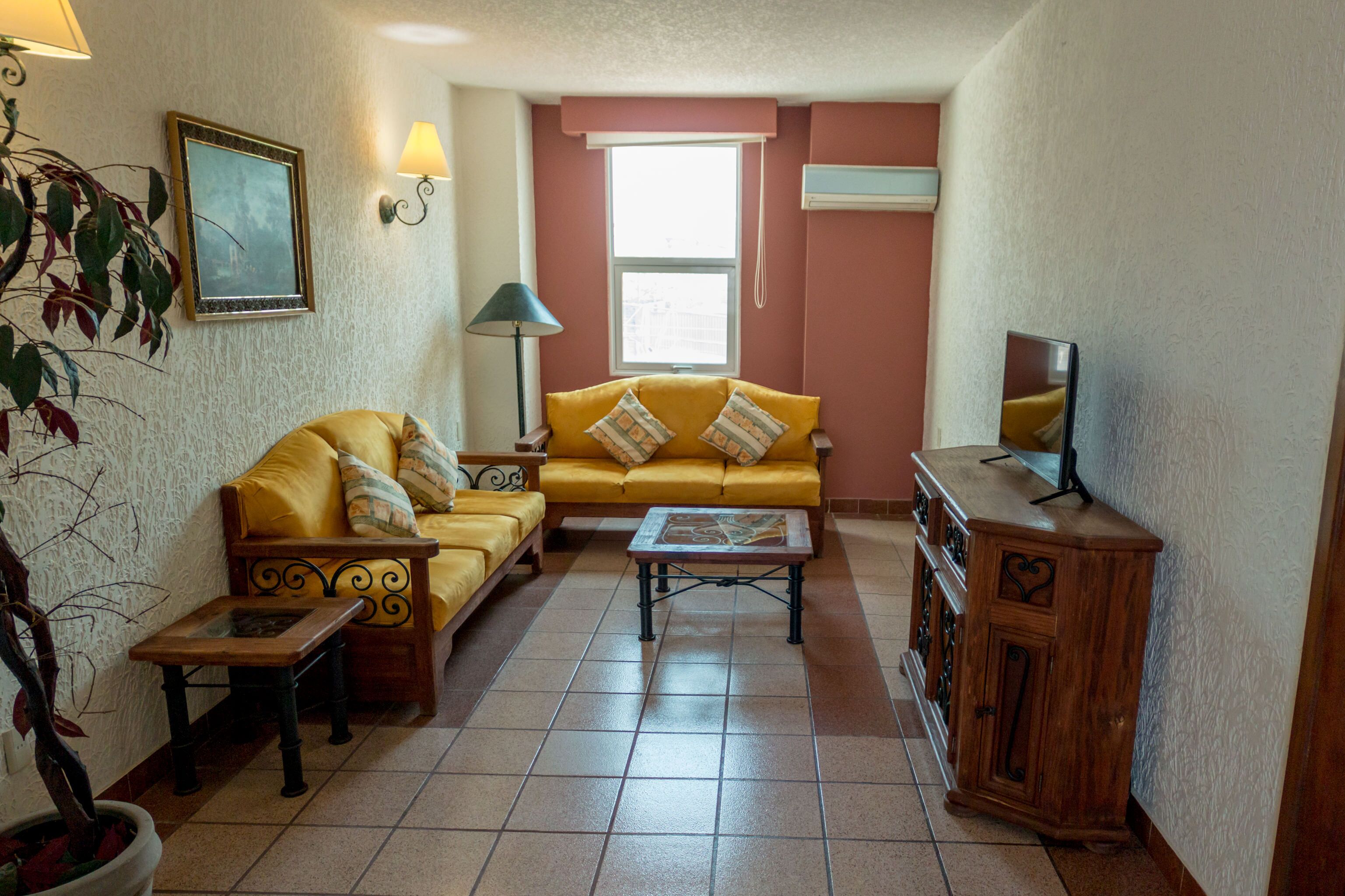 comfort suite | living area | 21-inch tv with satellite channels