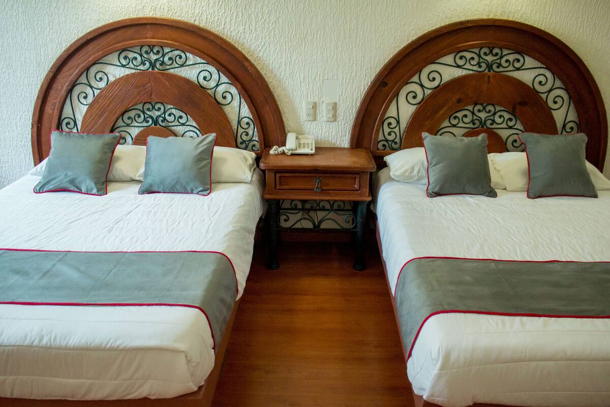 standard room, 2 double beds | minibar, desk, free wifi, bed sheets