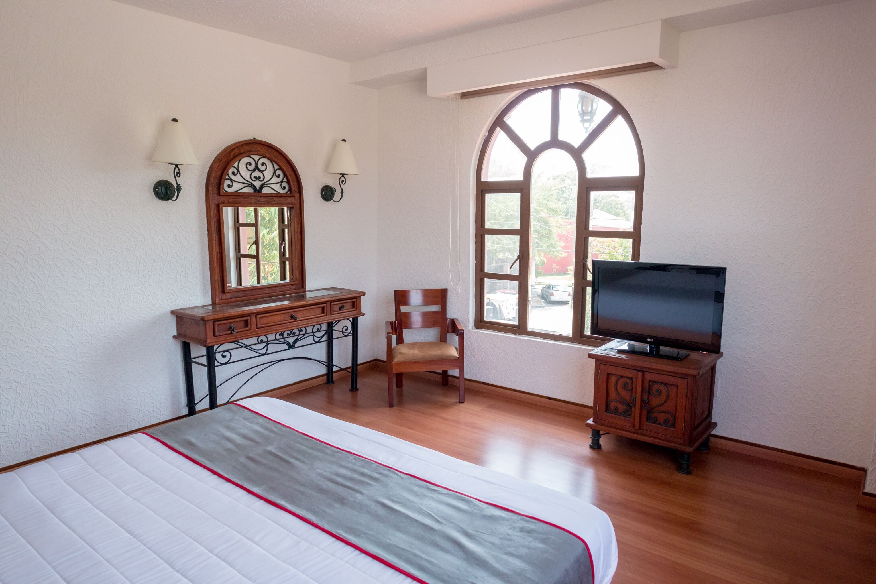 junior suite | minibar, desk, free wifi, bed sheets