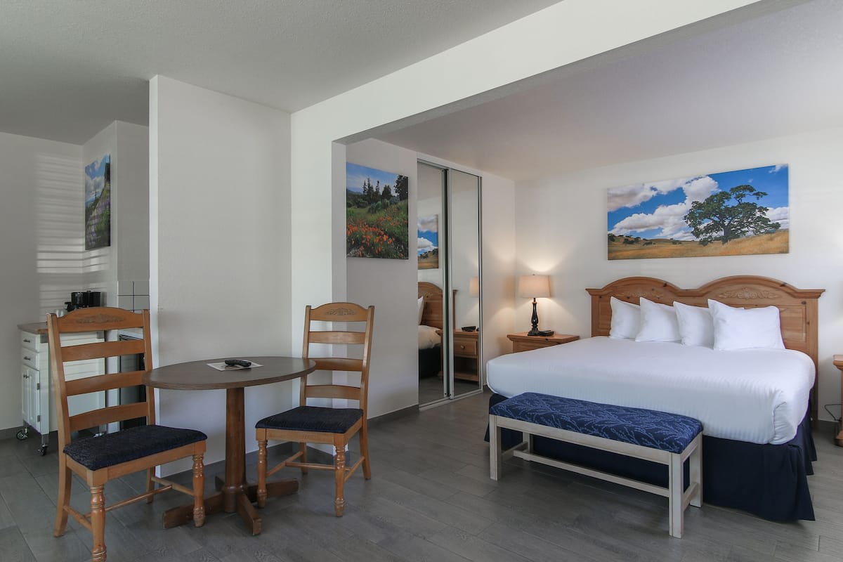 Standard Cottage | Iron/ironing board, free WiFi, bed sheets