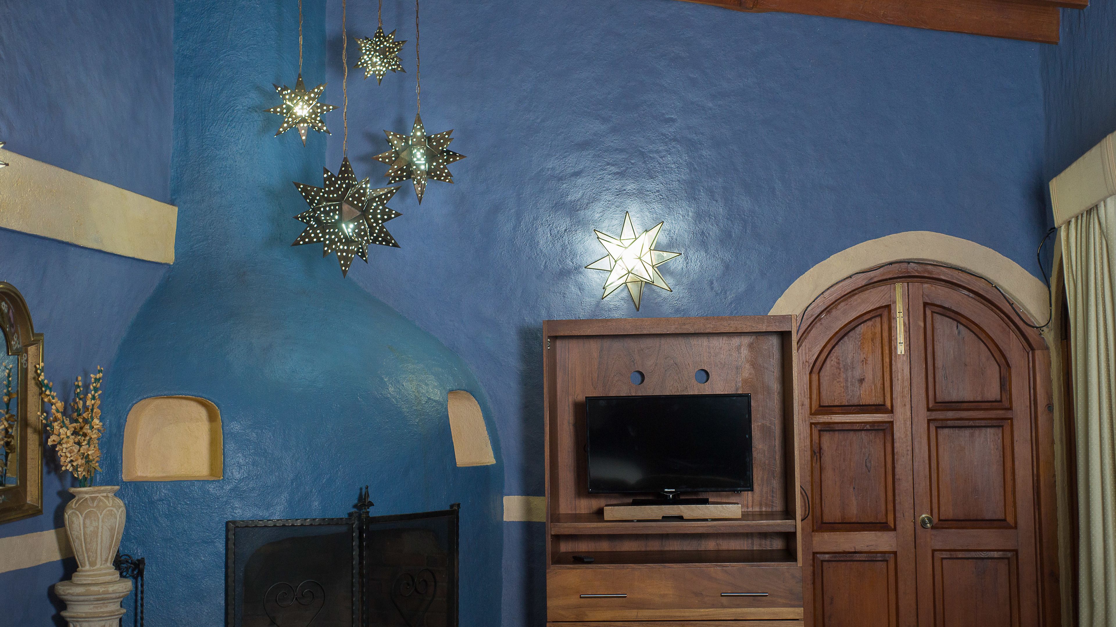 standard double room, 1 king bed, garden view | desk, iron/ironing board, free wifi, bed sheets