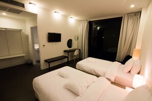 1 bedroom, premium bedding, minibar, desk