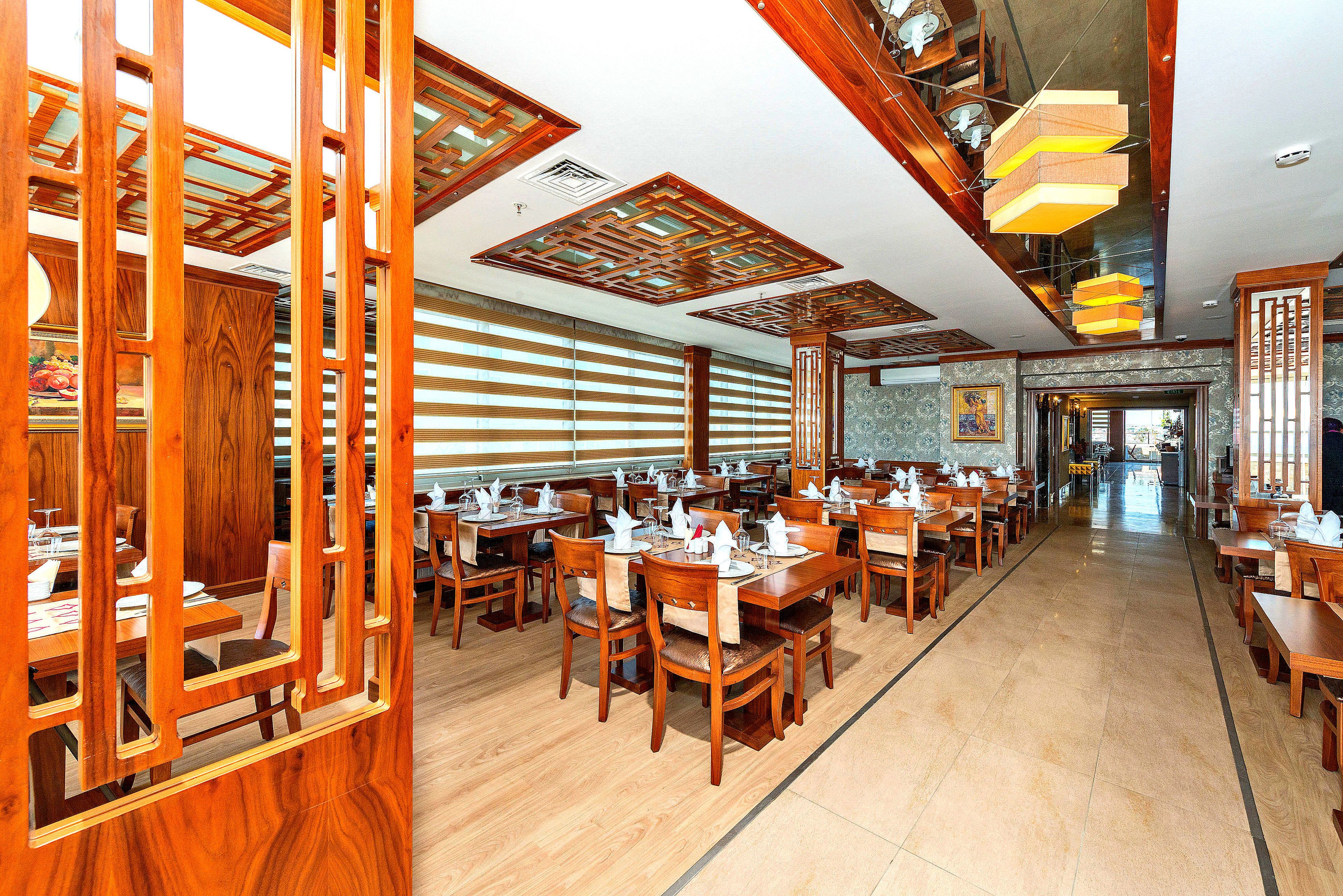 breakfast, lunch and dinner served