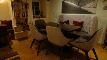 TĂ€gliches inbegriffenes FrĂŒhstĂŒcksbuffet