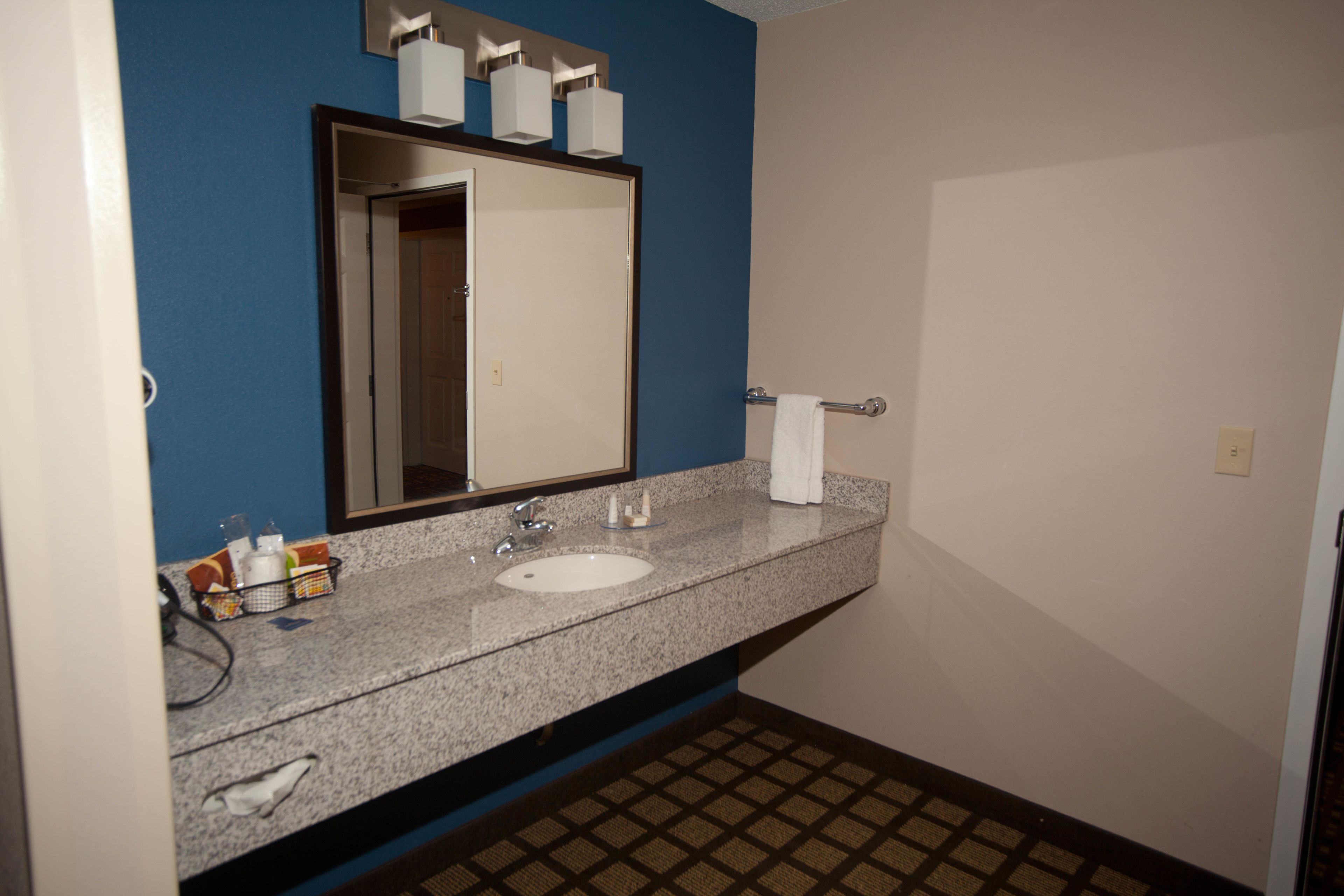 room, 1 king bed, non smoking | view from room