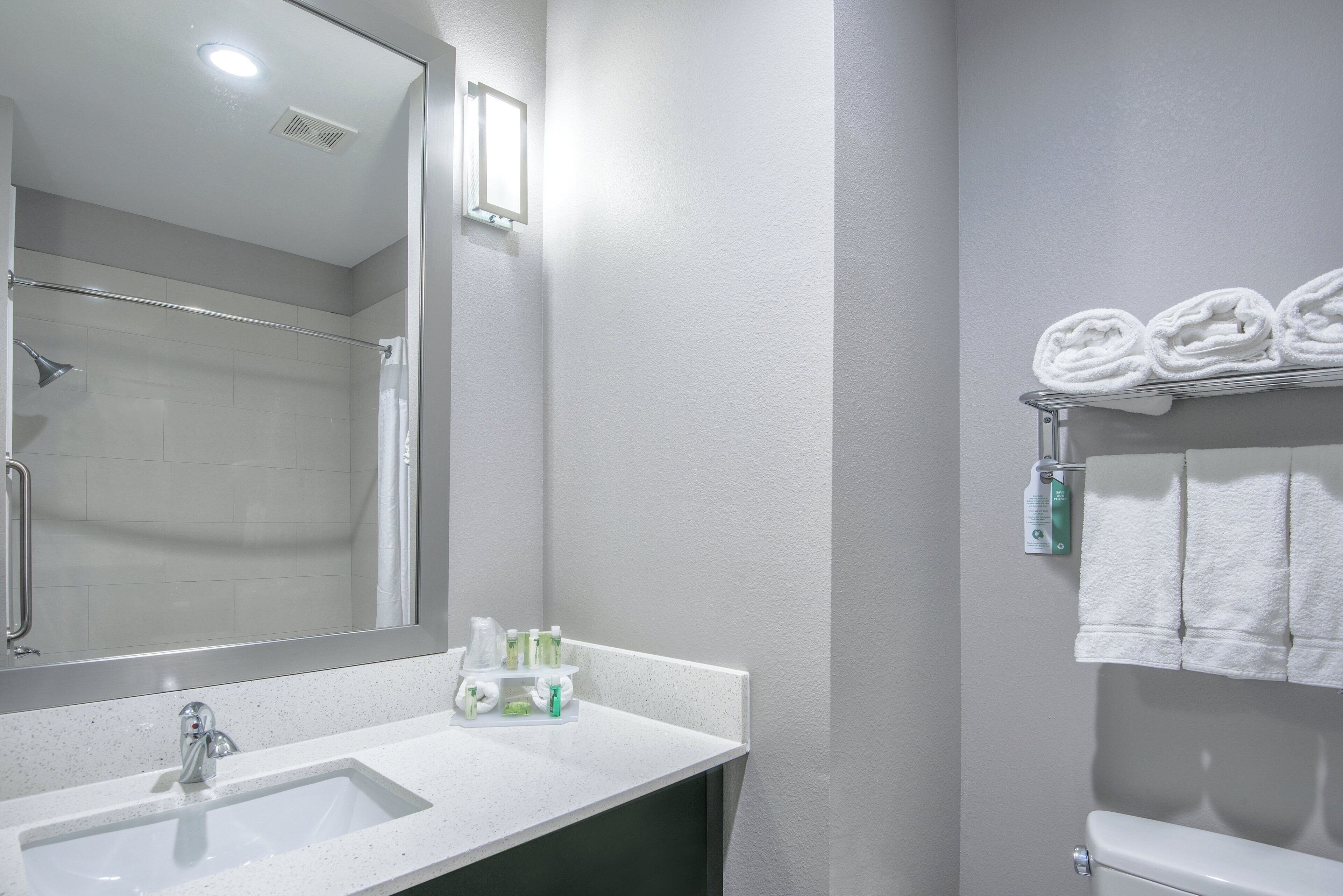 Photo - Holiday Inn Express And Suites Houston North   Iah Area, An Ihg