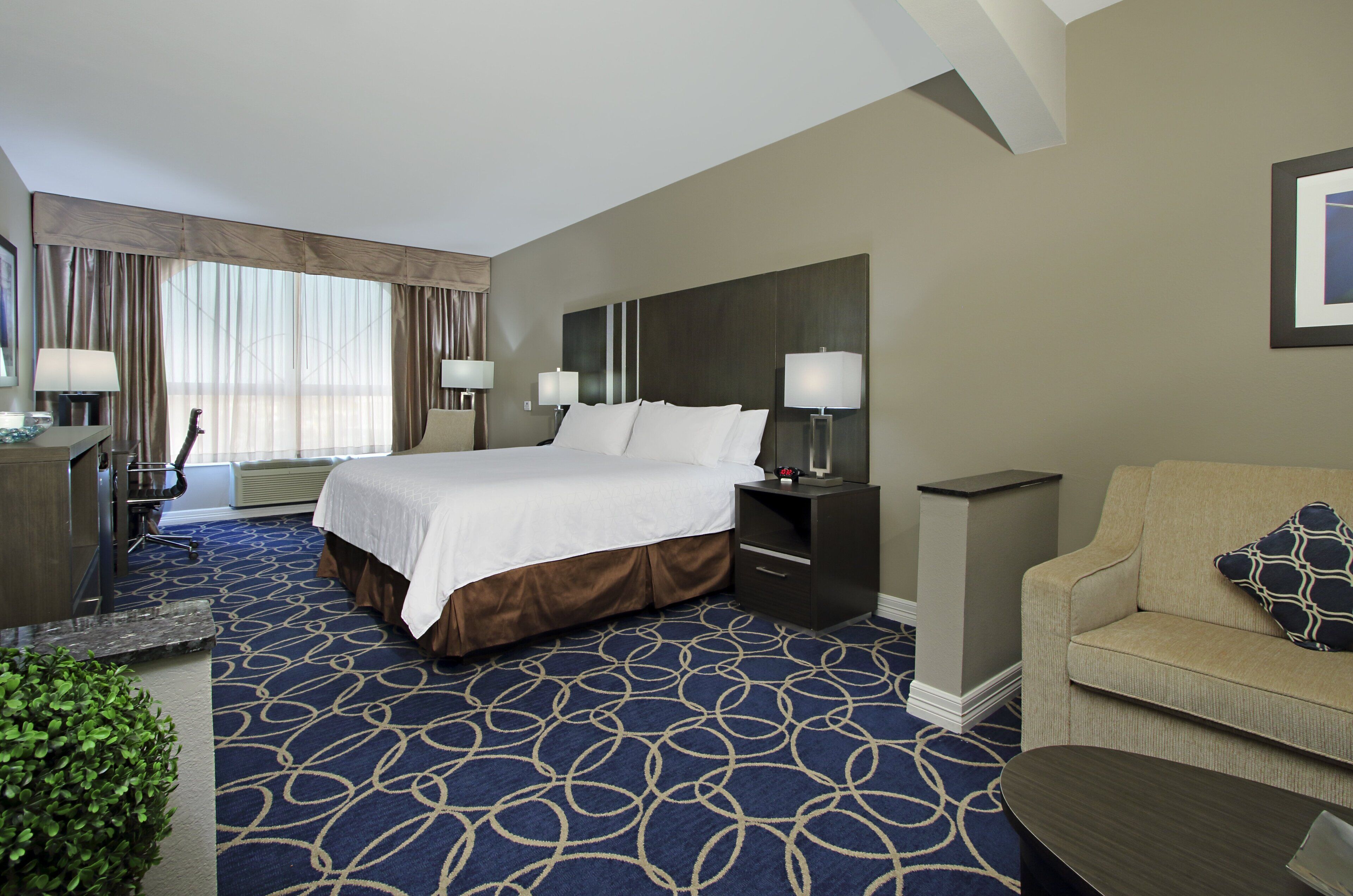 Photo - Holiday Inn Express And Suites Houston North   Iah Area, An Ihg