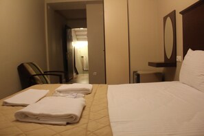 Kamar Standar | Minibar, brankas, tempat tidur bayi gratis, dan Wi-Fi gratis