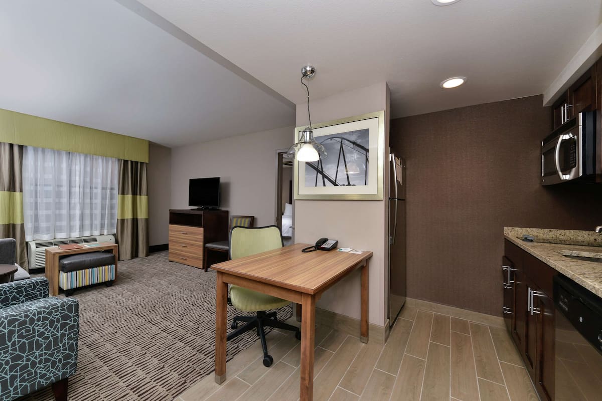 In-room safe, desk, laptop workspace, iron/ironing board