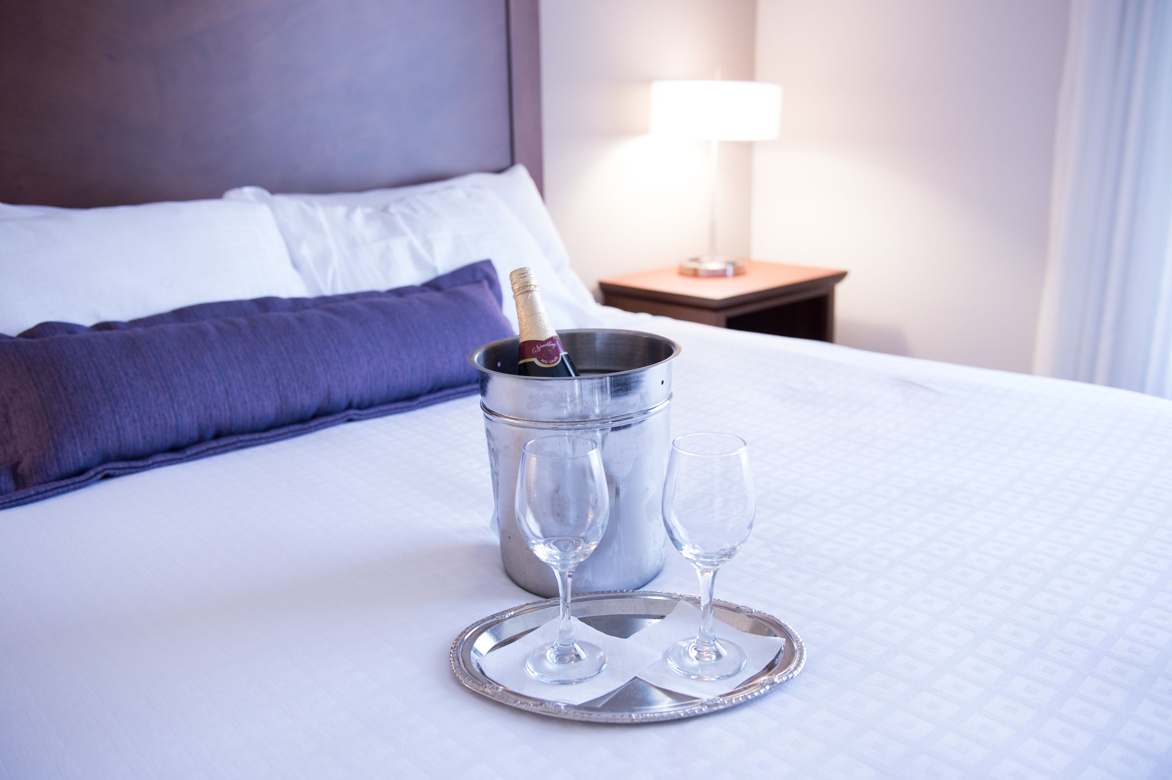 Allergiatestatut vuodevaatteet, työpöytä, silitysrauta/-lauta