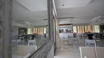 Breakfast, lunch, dinner served; Greek cuisine