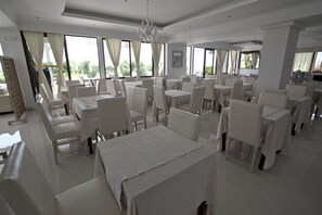 Breakfast, lunch, dinner served; Greek cuisine 