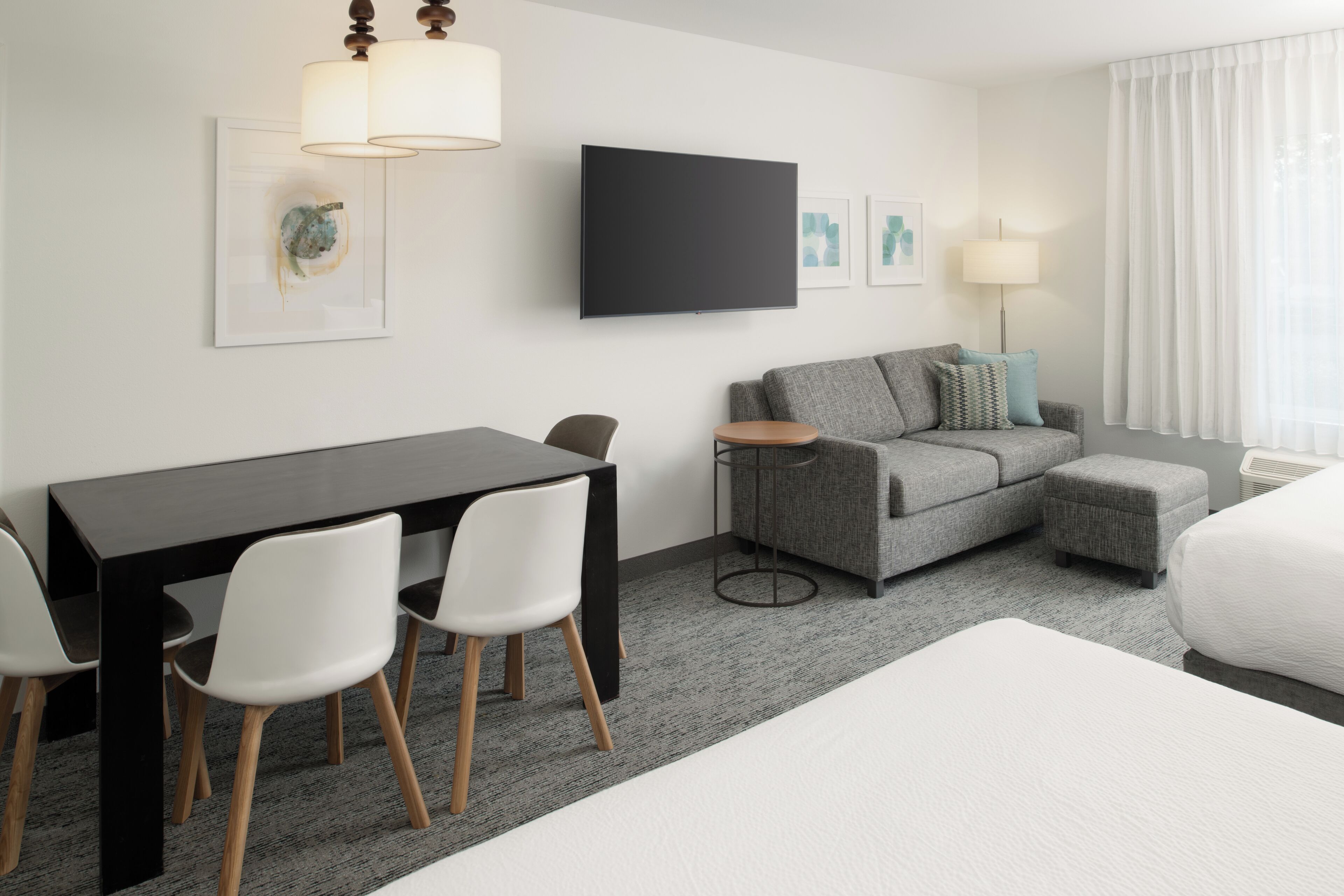 studio, multiple beds | desk, blackout curtains, iron/ironing board, free cots/infant beds