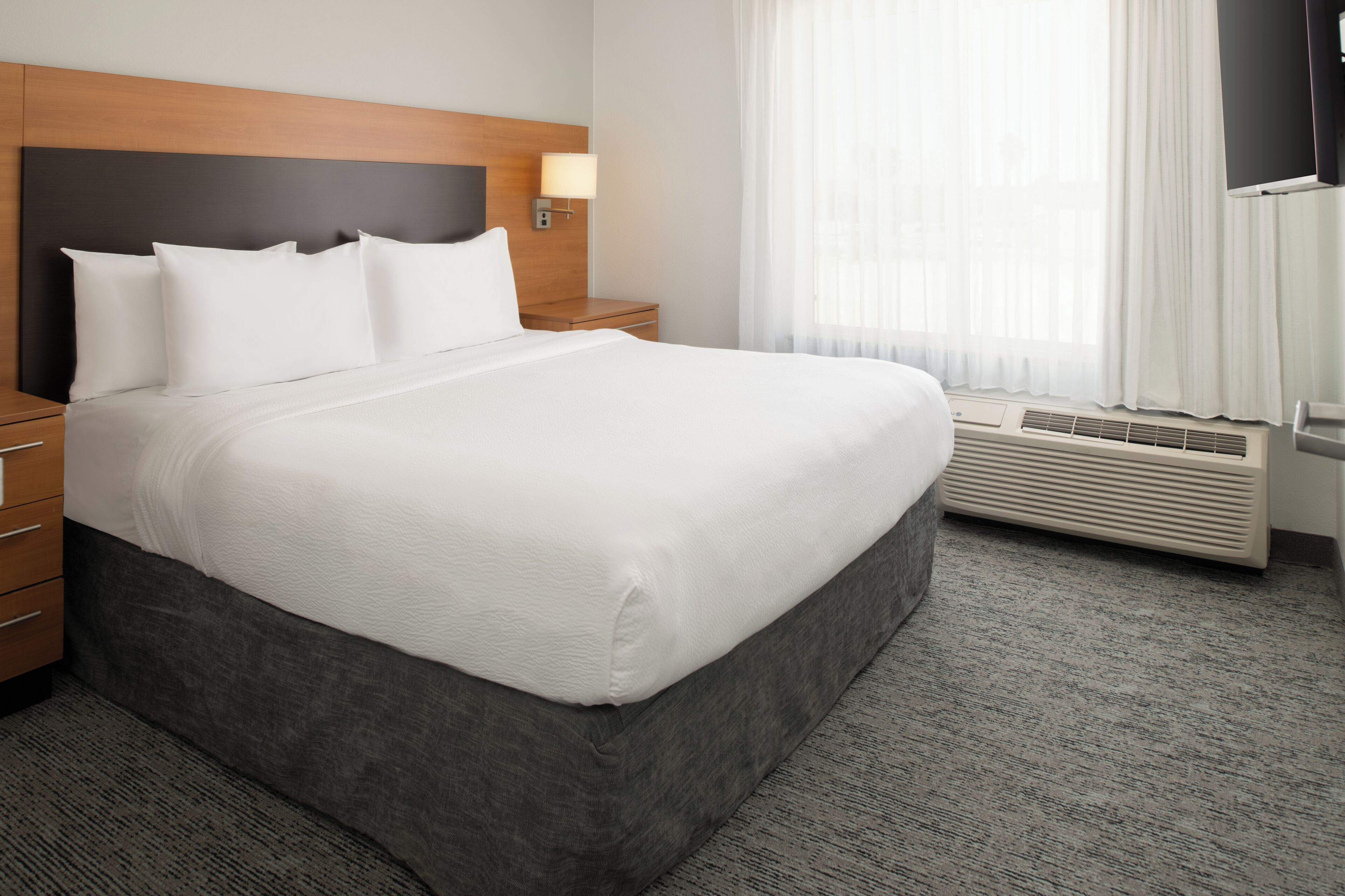 suite, 2 bedrooms | desk, blackout curtains, iron/ironing board, free cots/infant beds