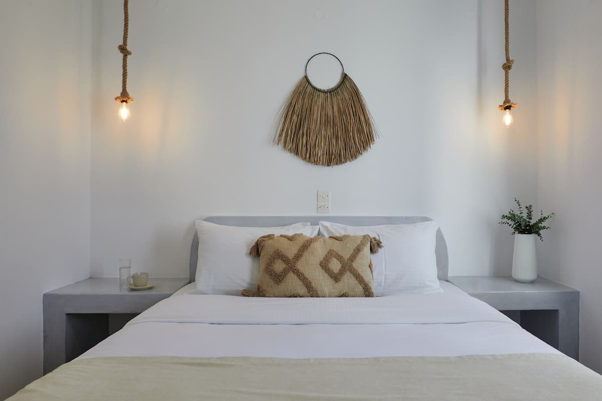 1 bedroom, premium bedding, minibar, in-room safe