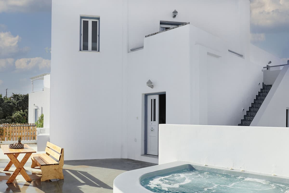 Family Suite with Outdoor Hot Tub | 高級寢具、迷你吧、房內夾萬、隔音
