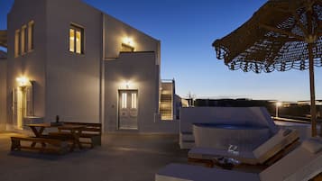 Ropa de cama de alta calidad y minibar