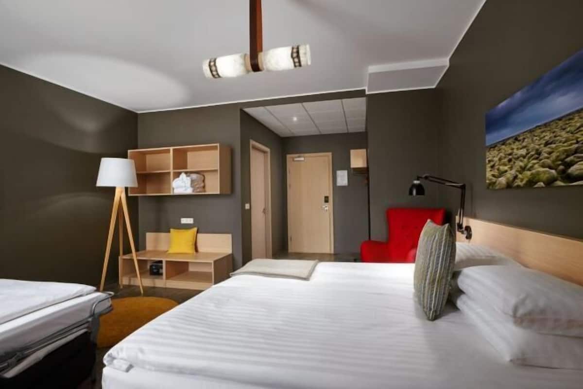1 bedroom, Egyptian cotton sheets, premium bedding, in-room safe