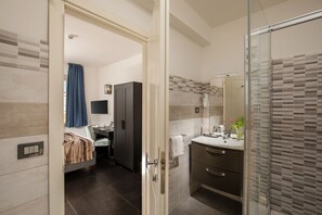 Double or Twin Room | Bathroom | Free toiletries, hair dryer, bidet, towels - Fragrance Hotel St. Peter (Rome)