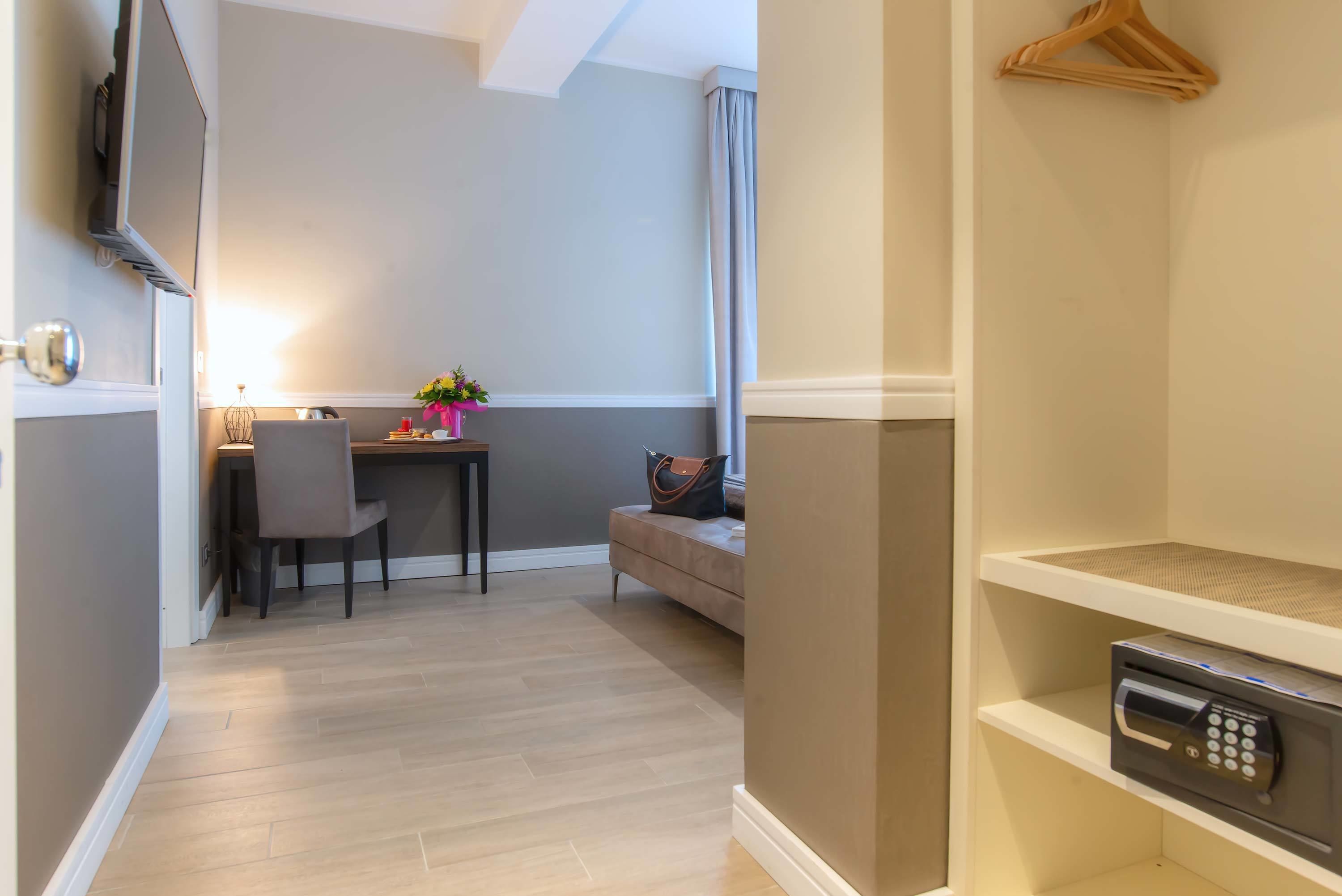 1 bedroom, minibar, in-room safe, desk