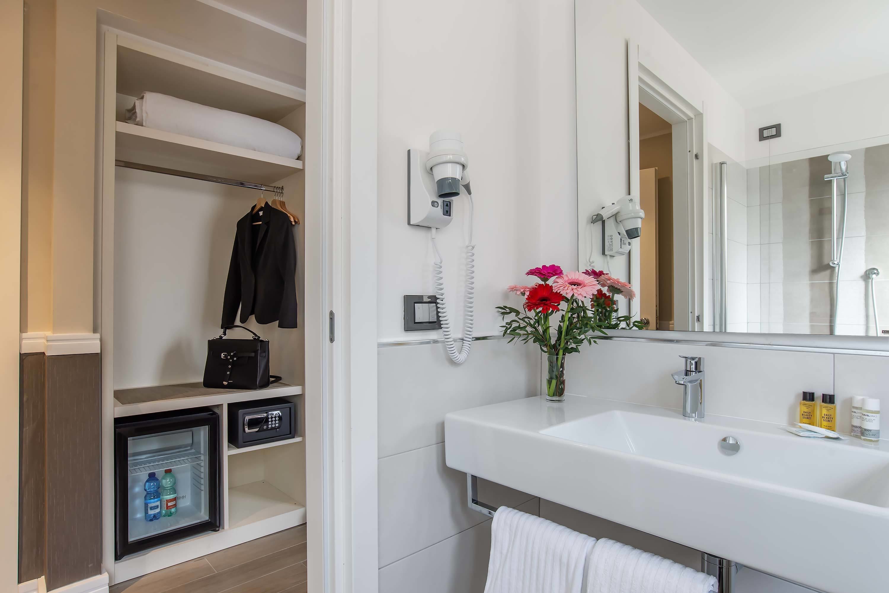 double or twin room | bathroom | free toiletries, hair dryer, bidet, towels