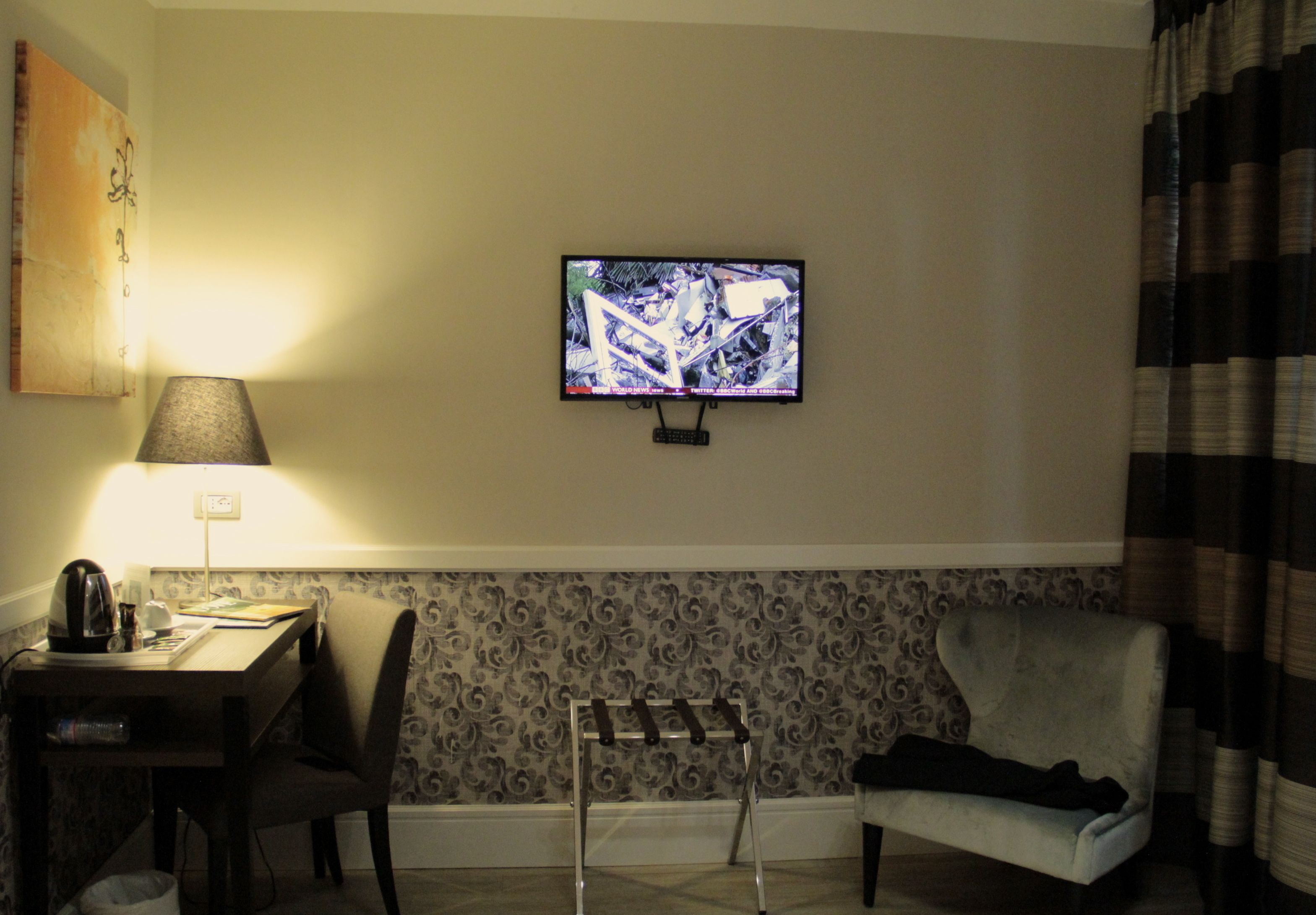 double or twin room | 1 bedroom, minibar, in-room safe, desk