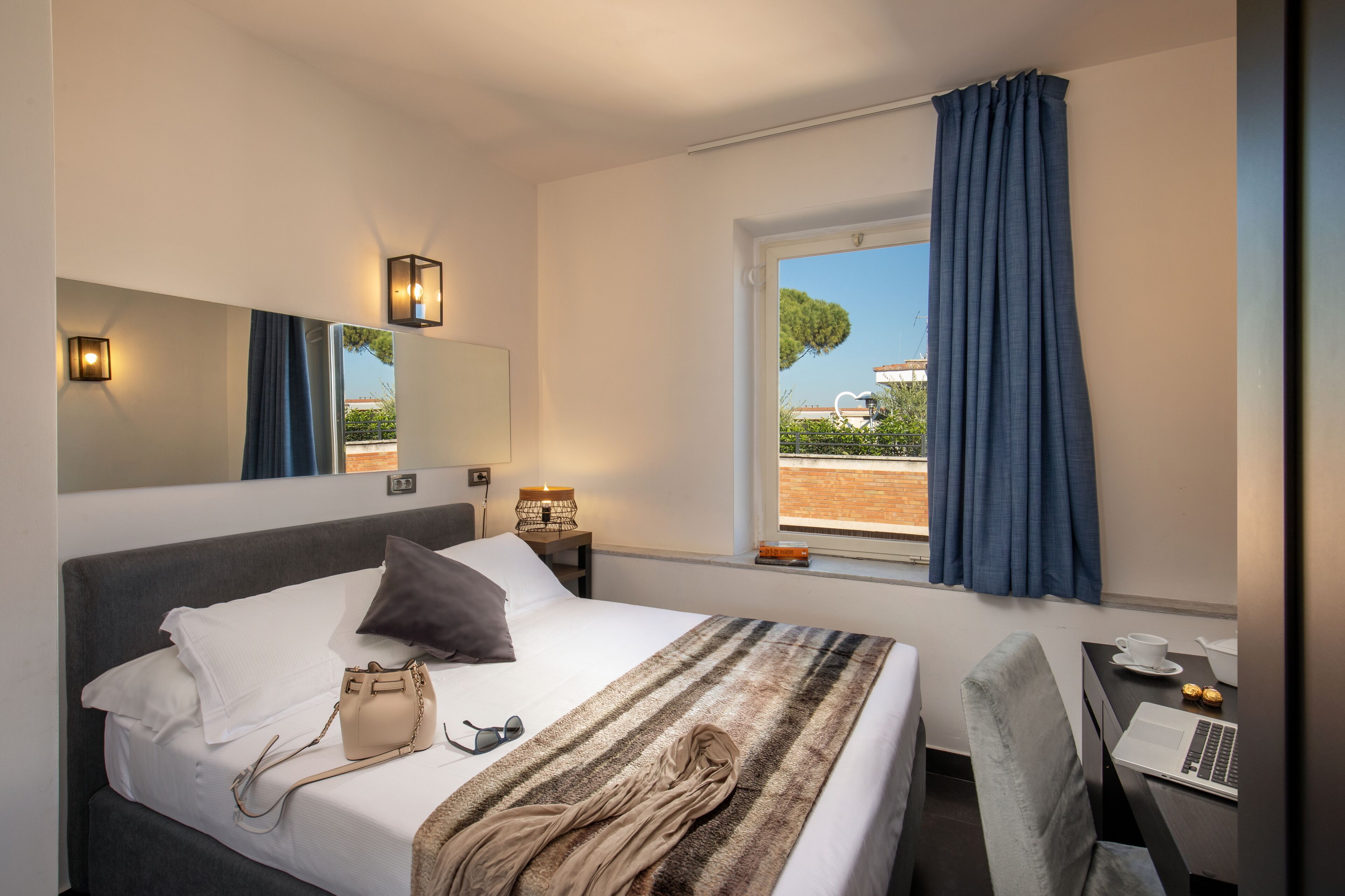 double or twin room | 1 bedroom, minibar, in-room safe, desk