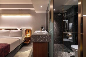 Een douche, een haardroger, handdoeken