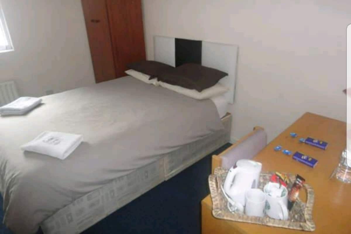 Standard Double Room, Shared Bathroom | Desk, iron/ironing board, free WiFi