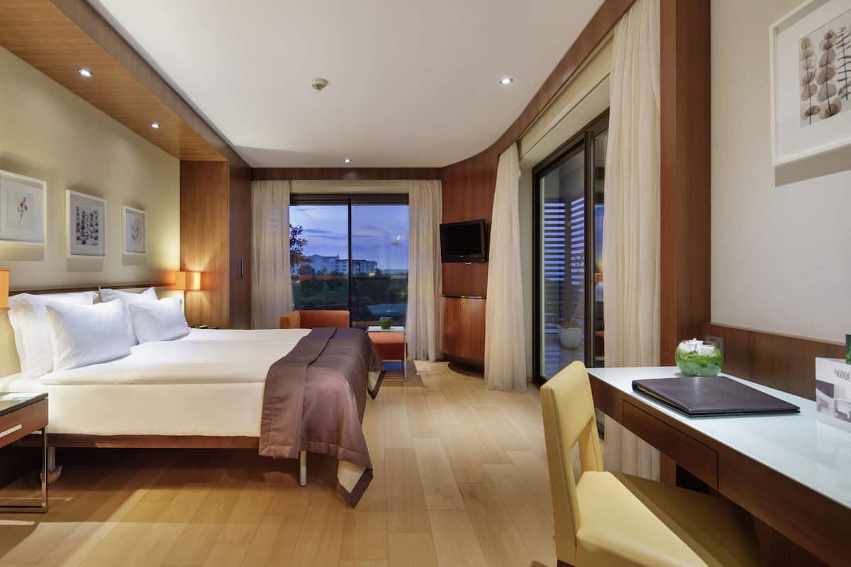 1 bedroom, minibar, in-room safe, desk